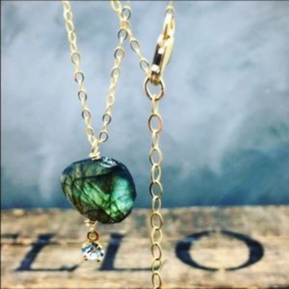 Labradorite necklace 14 karat gold fill chain - Picture 2 of 4